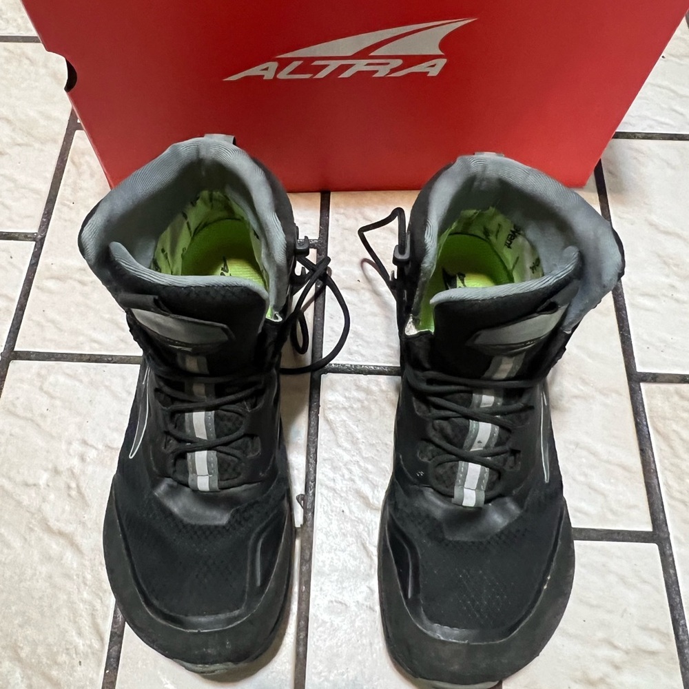 Altra Lone Peak Mid 2 Black size 9 hiking boots